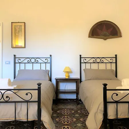 Lampa's Apartment Siena