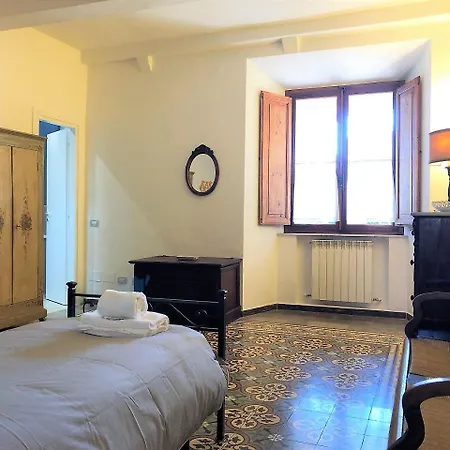 Lampa's Apartment *